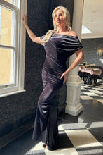 Load image into Gallery viewer, Atom 22012025 PLATINUM GOWN Velvet