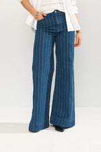 Load image into Gallery viewer, Numph 706549 NUATLANTA HIGH RISE JEANS