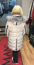 Load image into Gallery viewer, Junge 2060-65 Coat with fur hood