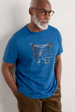 Load image into Gallery viewer, Seasalt B-Mn32997-29694 Mens Midwatch T-Shirt Porthgwarra Cove Shallows