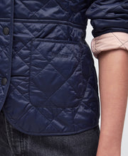 Load image into Gallery viewer, Barbour Lqu1012ny71 Barbour Deveron Quilt Navy/Pa