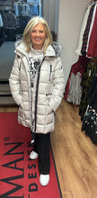 Load image into Gallery viewer, Junge 2060-65 Coat with fur hood
