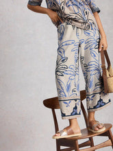 Load image into Gallery viewer, White Stuff 445120 SHELLY LINEN BLEND CULOTTE
