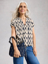 Load image into Gallery viewer, White Stuff 445249 Nicole linen blend top
