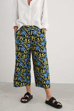 Load image into Gallery viewer, Seasalt B-Wm34946-35385 Peaceful Haven Culottes Leafy Floral Maritime
