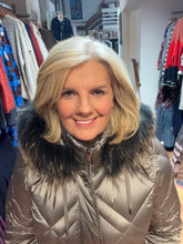 Load image into Gallery viewer, Barbara Lebek 30870052 DOWN JACKET WITH HOOD
