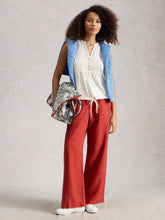 Load image into Gallery viewer, White Stuff 445482 PEONY SLEEVELESS SHIRT
