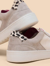 Load image into Gallery viewer, White Stuff 440736 DAHLIA LEATHER TRAINER
