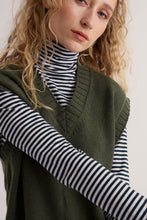 Load image into Gallery viewer, Seasalt B-Wm41092-26246 Fistral Vest
