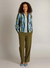 Load image into Gallery viewer, Ivy Beau 4201166 Huda blouse

