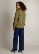 Load image into Gallery viewer, Ivy Beau 4201269 Hanien blouse
