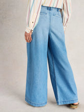 Load image into Gallery viewer, White Stuff 443435 SASHA WIDE LEG JEANS
