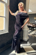 Load image into Gallery viewer, Atom 22012025 PLATINUM GOWN
