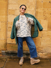 Load image into Gallery viewer, White Stuff 441459 Tia Wide leg crop jean
