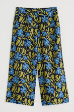 Load image into Gallery viewer, Seasalt B-Wm34946-35385 Peaceful Haven Culottes Leafy Floral Maritime
