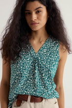 Load image into Gallery viewer, Seasalt B-Wm30391-37714 Achilla Vest
