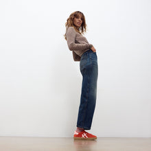 Load image into Gallery viewer, Fitflop A61 THE DASH T-TOE SUEDE
