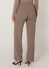 Load image into Gallery viewer, Base Level 6000092 YARAH TROUSERS
