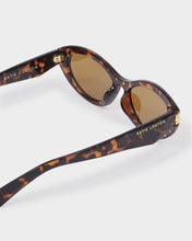 Load image into Gallery viewer, Katie Loxton Klsg125 BORDEAUX SUNGLASSES
