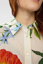 Load image into Gallery viewer, Numph 706456 NUBELISA SLEEVELESS SHIRT
