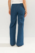 Load image into Gallery viewer, Numph 706549 NUATLANTA HIGH RISE JEANS
