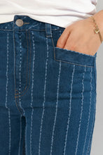 Load image into Gallery viewer, Numph 706549 NUATLANTA HIGH RISE JEANS
