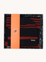 Load image into Gallery viewer, A Fish Named Fred 32.270 SCARF &amp; BEANIE SET
