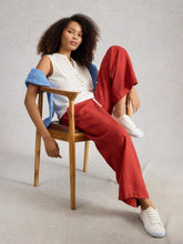 Load image into Gallery viewer, White Stuff 445482 PEONY SLEEVELESS SHIRT
