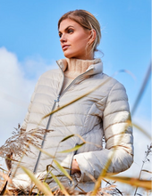 Load image into Gallery viewer, Frandsen 528 588 528 588
