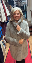 Load image into Gallery viewer, Barbara Lebek 30230052 FAKE FUR JACKET
