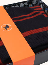 Load image into Gallery viewer, A Fish Named Fred 32.270 SCARF &amp; BEANIE SET
