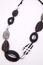 Load image into Gallery viewer, Naya Nas26353 Stone necklace
