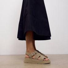 Load image into Gallery viewer, Fitflop A3t-923 GEN-FF FISHERMAN SANDALS
