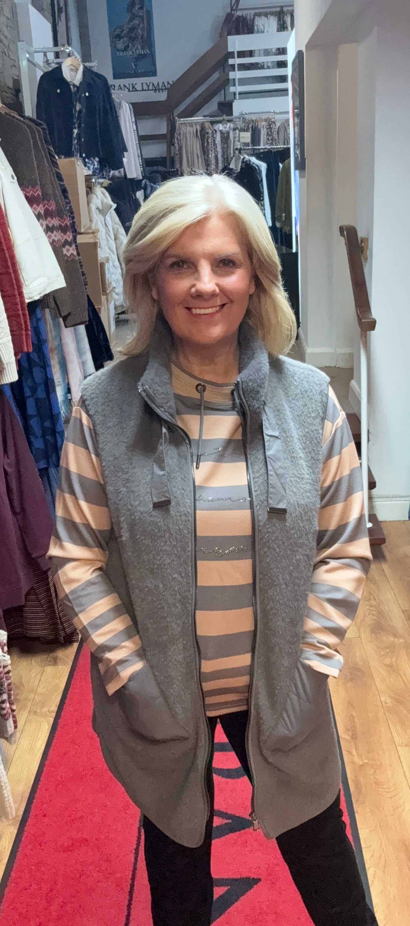 Barbara Lebek 37070052 VEST