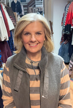 Load image into Gallery viewer, Barbara Lebek 37070052 VEST
