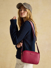 Load image into Gallery viewer, Joules At4720 TRENT BERRY BAG
