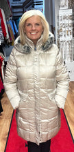 Load image into Gallery viewer, Barbara Lebek 10790042 Down shortcoat with hood and fake fur
