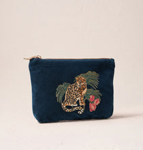 Load image into Gallery viewer, Elizabeth Scarlett 72783 Jungle jaguar mini pouch
