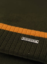 Load image into Gallery viewer, A Fish Named Fred 32.270 SCARF &amp; BEANIE SET
