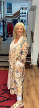 Load image into Gallery viewer, One Hundred Stars Gwnhumnud DRESSIN GOWN
