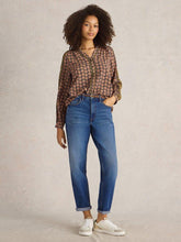 Load image into Gallery viewer, White Stuff 446265 FREYA WEEKEND JEAN
