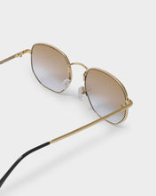 Load image into Gallery viewer, Katie Loxton Klsg114 CALI SUNGLASSES
