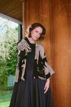 Load image into Gallery viewer, One Hundred Stars Ckmcrablk CRANE BLACK CREPE KIMONO
