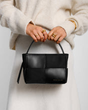Load image into Gallery viewer, Katie Loxton Klb4226 TAYA HANDLE BAG
