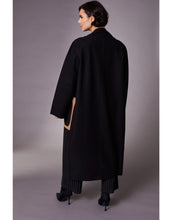 Load image into Gallery viewer, Peruzzi W23114 PATCH POCKET COAT
