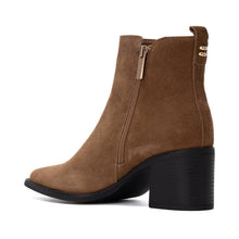 Load image into Gallery viewer, Carmela 164257 SUEDE ANKLE BOOTS
