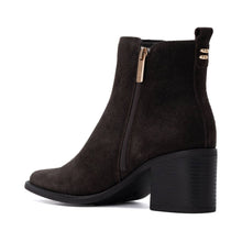Load image into Gallery viewer, Carmela 164257 SUEDE ANKLE BOOTS
