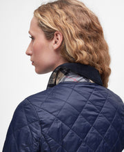 Load image into Gallery viewer, Barbour Lqu1012ny71 Barbour Deveron Quilt  Navy/Pa
