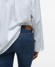 Load image into Gallery viewer, Barbour Ltr0220bl12 Barbour Ess Slim Jean  Worn Bl
