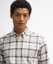 Load image into Gallery viewer, Barbour Msh5070tn41 Barbour Lewis Shirt    Oban Mi
